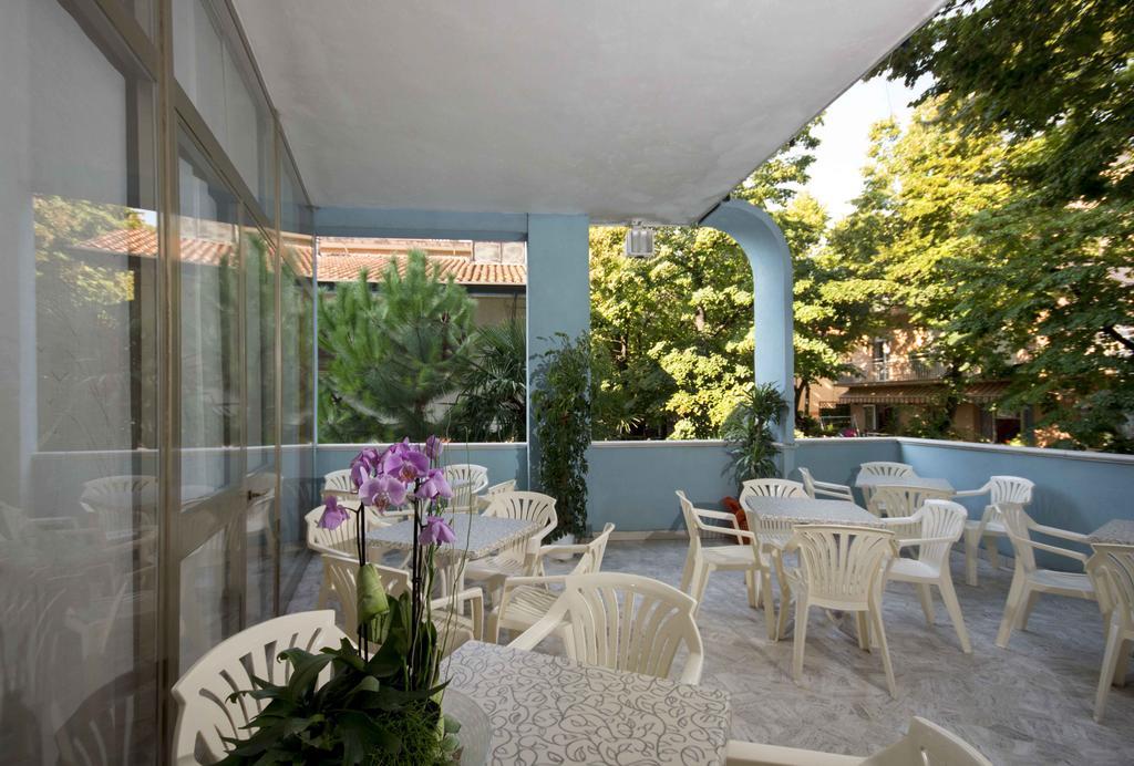 Hotel Veliero Rimini Exterior photo